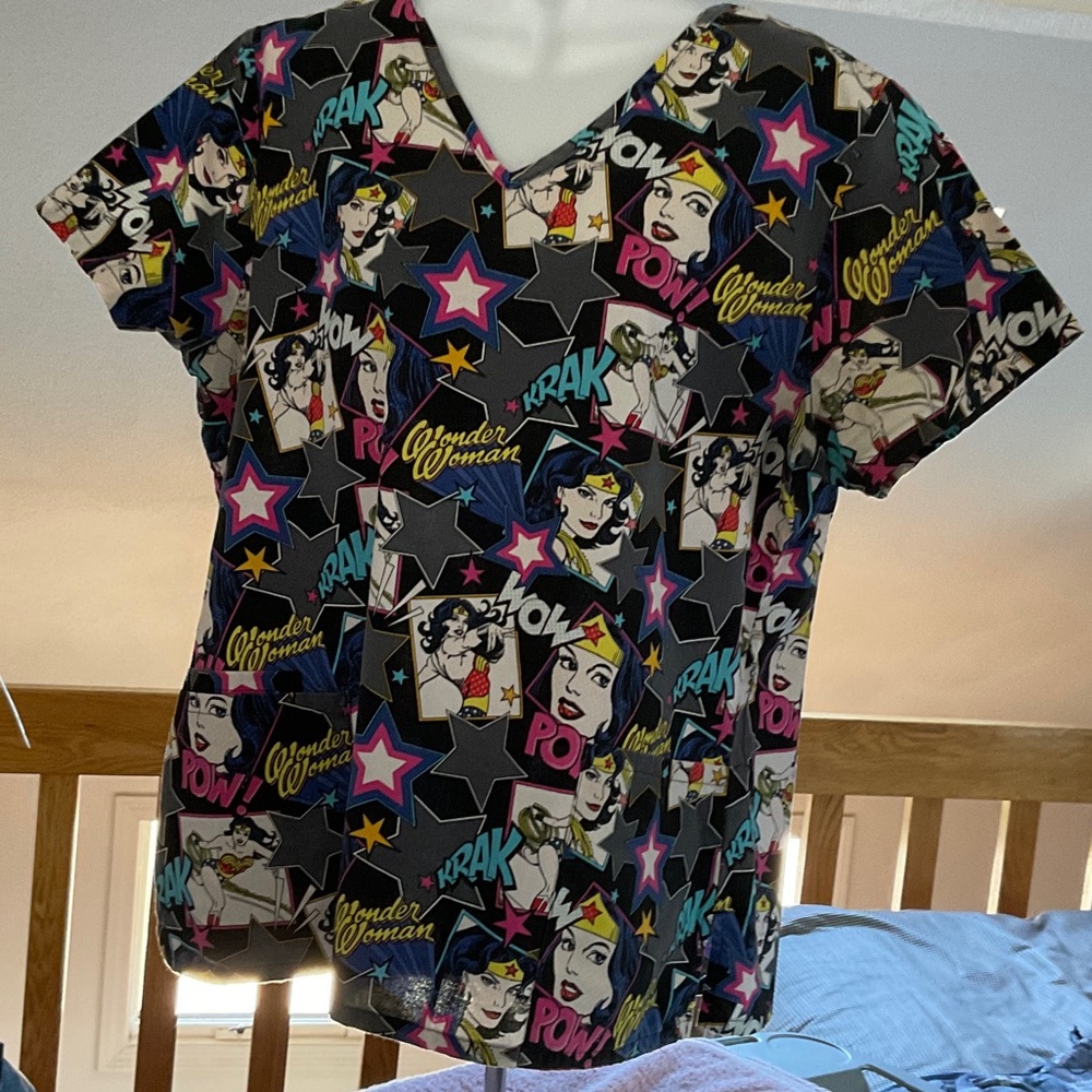 WWF Wonder Woman Graphic Women's Scrub Top